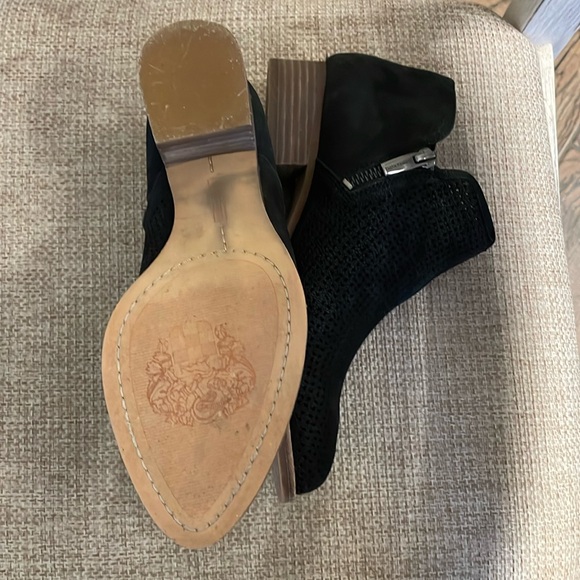 Vince Camuto ankle boots sz 6 - Picture 6 of 8